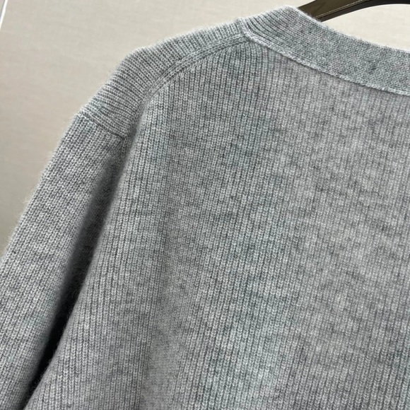 Unique design 100% cashmere cardigan - Picture 12 of 15